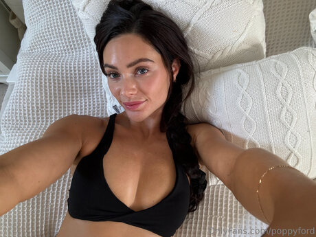 Poppyford star du porno exclusive des photos