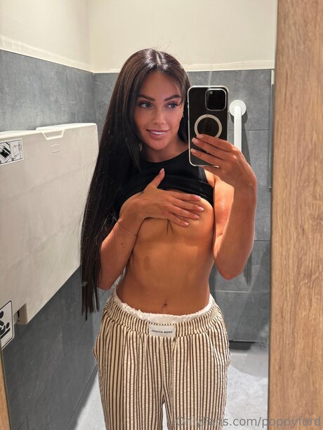 transexuelle post-opératoire onlyfans nus pornographiques des photos