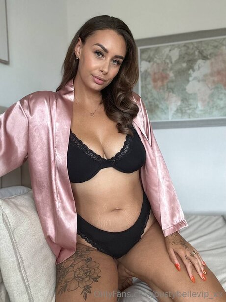 Bustybellevip Xx étoile érotique des photos