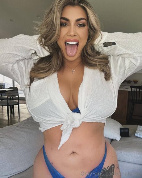 Analorde modèle chaud des photos