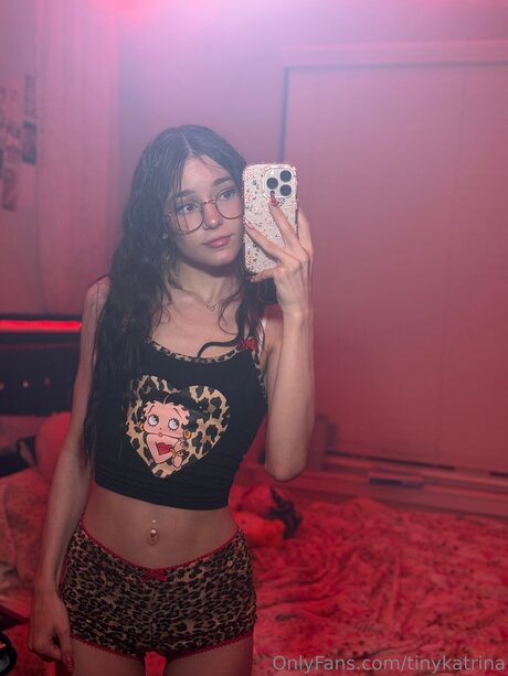 Tinykatrina star érotique collection