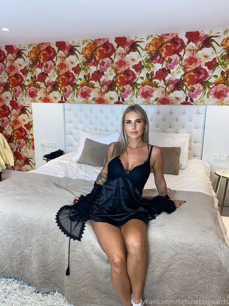 Sebine Bogaards star du porno nue des photos