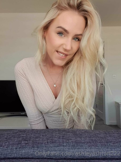 Ashley Ashton modèle sympa photos