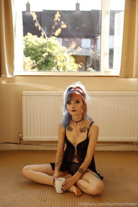 Lily Moonflower_ actrice xxx des photos