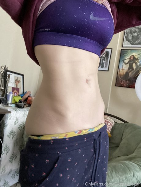 Kenzie Logan star du porno de haute qualité archive