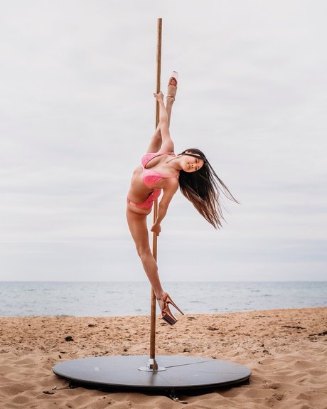 _Annysiia_ actrice chaude image