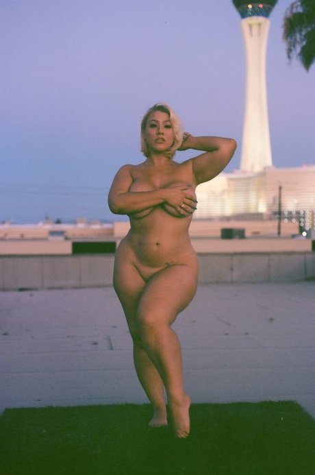 petits seins potelés onlyfans sexe érotique galerie