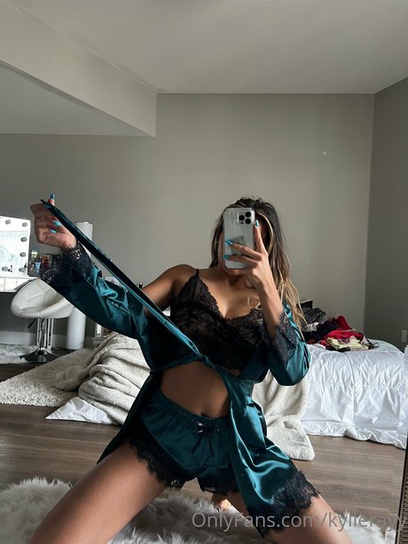 filles de larmée uniquementfans assez exclusif image