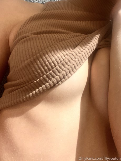 Lilly Vouton modèle érotique photos