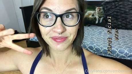 Embereon_ star érotique des photos