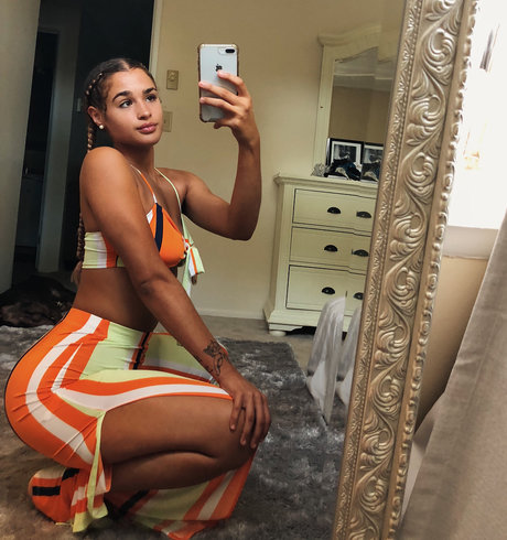 Janae Girard_ xxx étoile photo