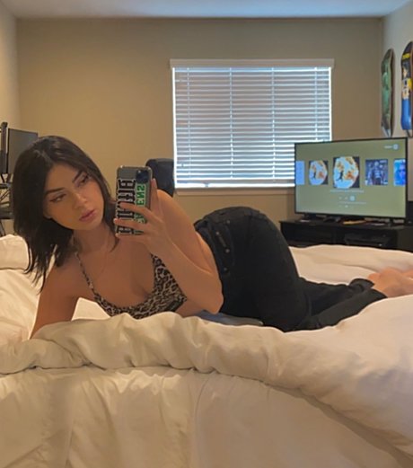 Coughs étoile nue photos