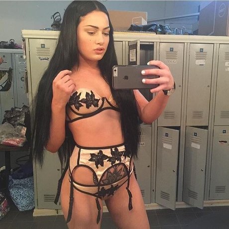 Paige Zayec étoile xxx collection