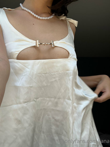 Jana Soss modèle sympa img