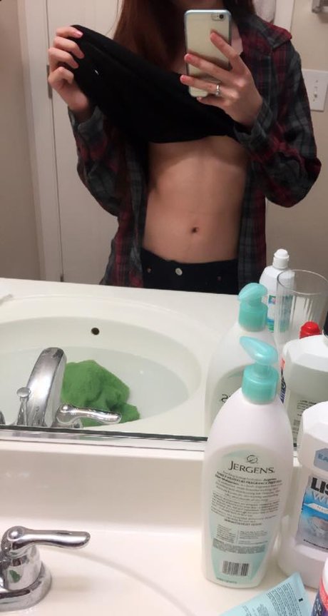 _Nancy Tran star du porno chaud des photos