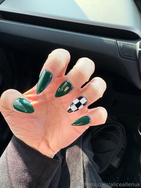 Aliceallenuk actrice nue image