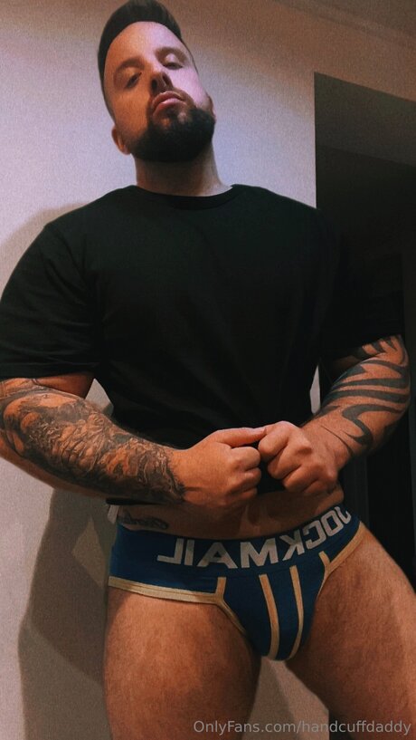 Handcuffdaddy étoile sexy images