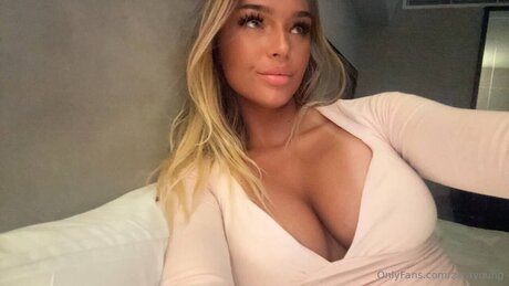 Zarayoung jolie star du porno img