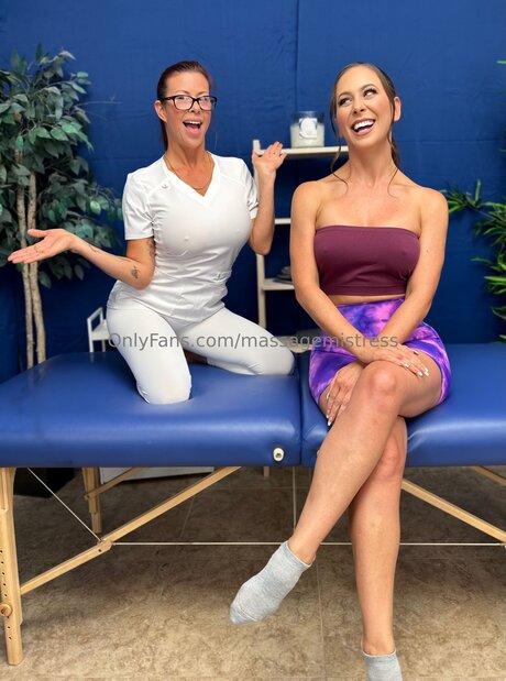 Massagemistress actrice artistique collection