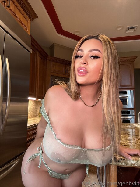 Genbvip modèle parfait galerie