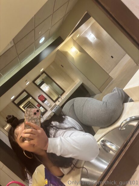 Thick Gurl101 belle étoile galerie