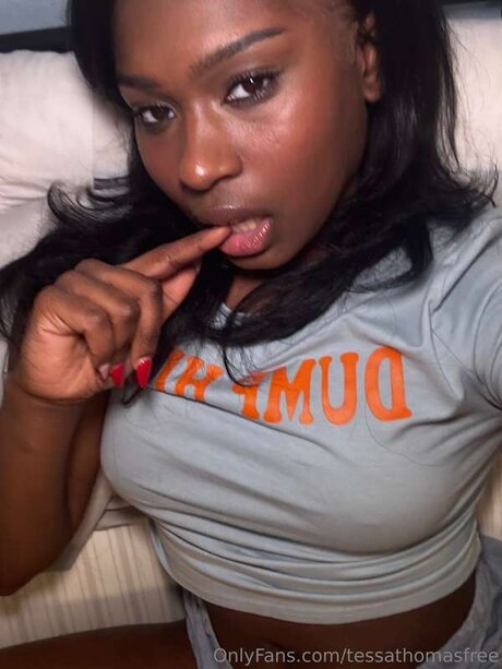 Tessathomasfree modèle pornographique image