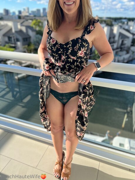 Peachhautewife star du sexe photos