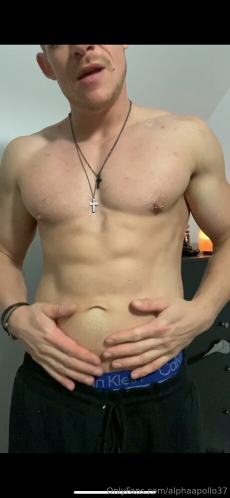 Alphaapollo37 actrice nue galeries