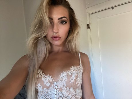 Miss Angelique W belle star du porno collection