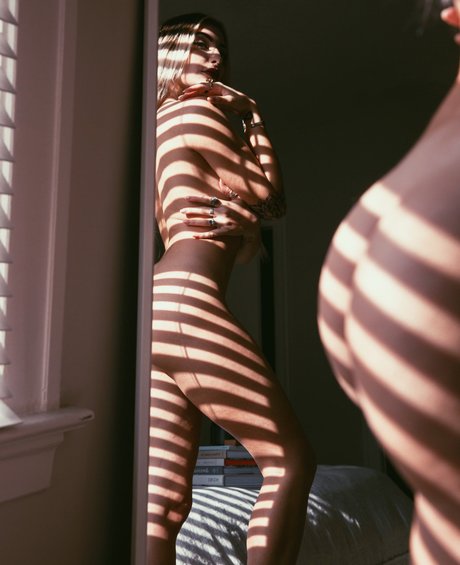 Miss Angelique W star du porno sympa collection