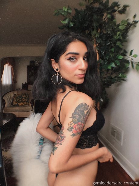 Saira Rose_ modèle chaud img