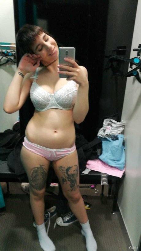 Yoko_ modèle artistique des photos