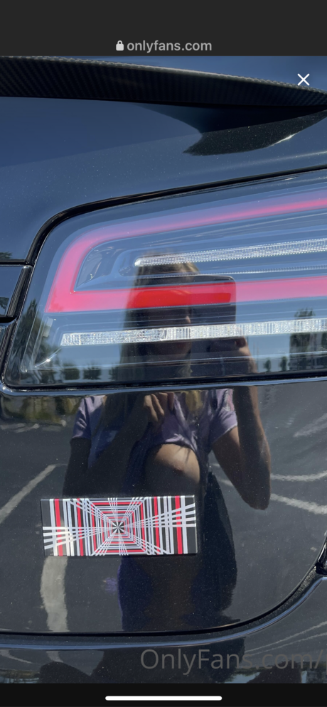 chatte chauve onlyfans érotique en haute qualité des photos