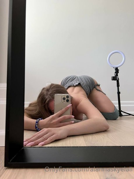 Alanna Laliberte art star du porno photo