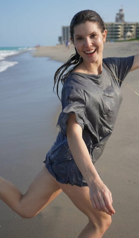 Amanda Cerny actrice nue img