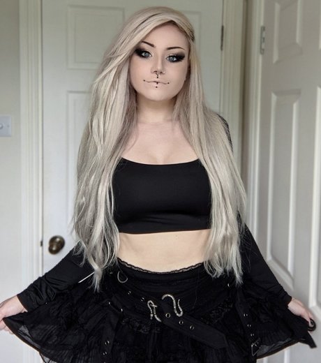 pawg blonde uniquementfans art érotique des photos