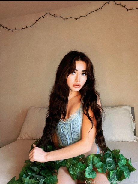 Trinity Bandit étoile sexy photos