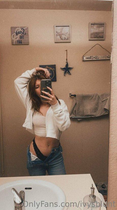 Ivysblunt star du porno en haute qualité photo