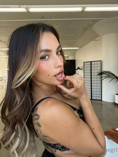 Lavagrll Lavaxgrll star du porno sexy des photos