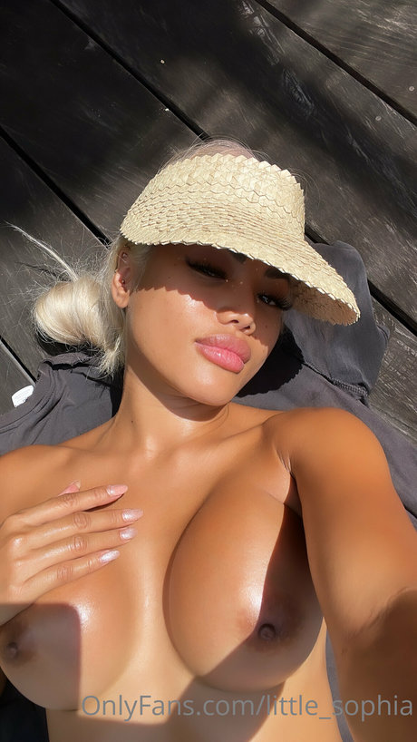 _Sophia Garcia star du porno en haute qualité photos