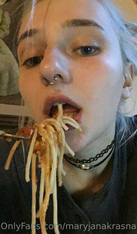 Maryjanakrasnapanna actrice sexy image