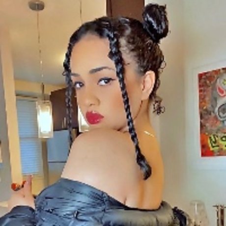 Rose In Borderland actrice chaude image