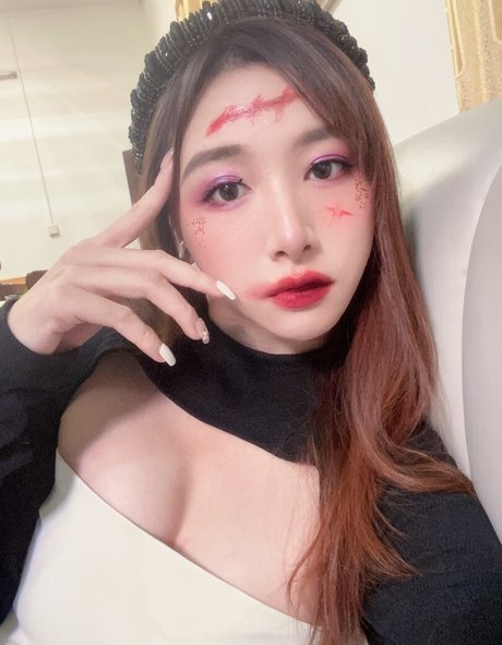 tatouages ​​blonds onlyfans xxx jolie image