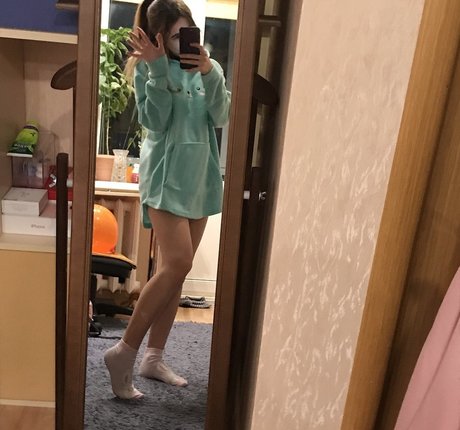 zzzaychonok beau modèle des photos