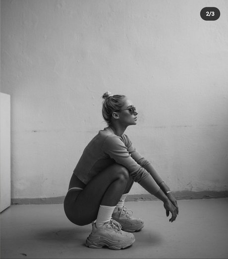 Zuzana Kardos actrice pornographique archive