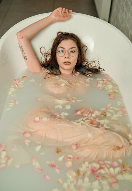 Zuzanna R modèle adulte archive