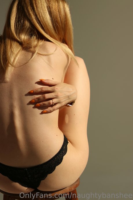 Naughtybanshee modèle magnifique archive