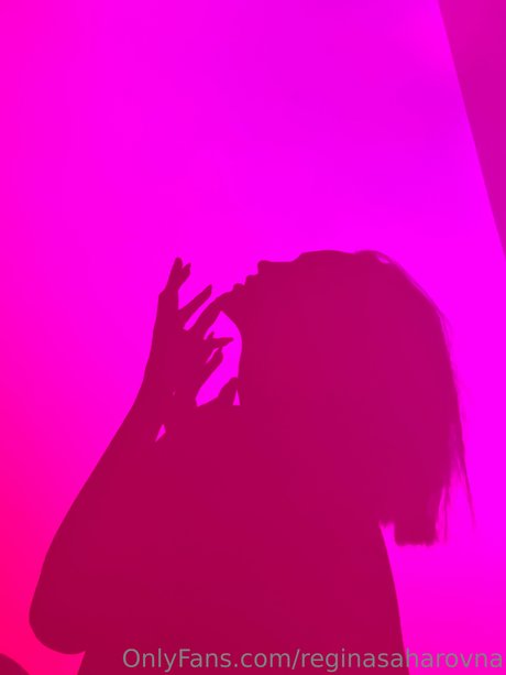 Regina Sahar modèles nus photo