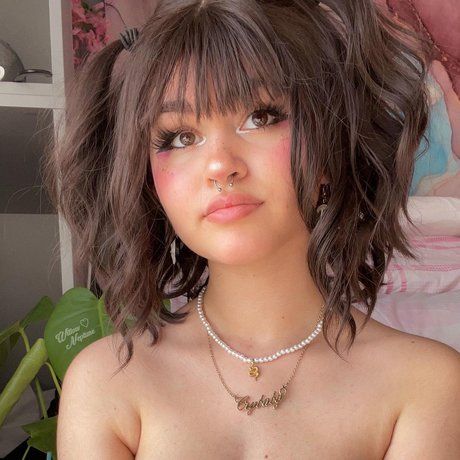 Willow neptune modèle nu collection