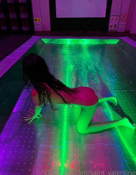 Valentyna modèle nu photos